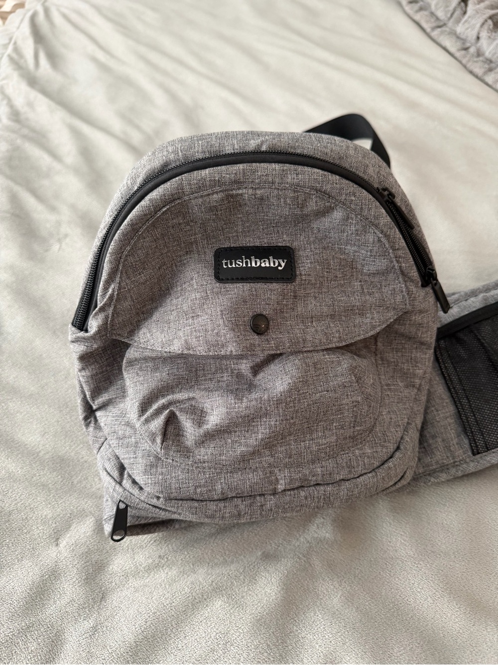 Tushbaby Hip Carrier for Baby / Toddler Grey